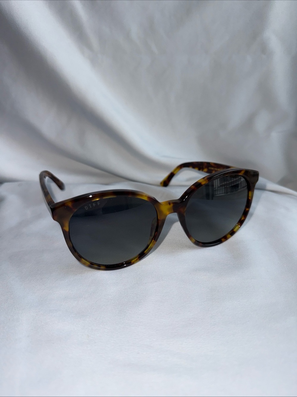 Diff Eyewear Tortoise Frame Sunglasses with Gray Lenses